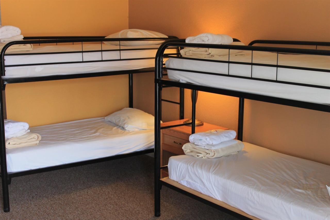 Whitney Portal Hotel And Hostel Lone Pine Zimmer foto