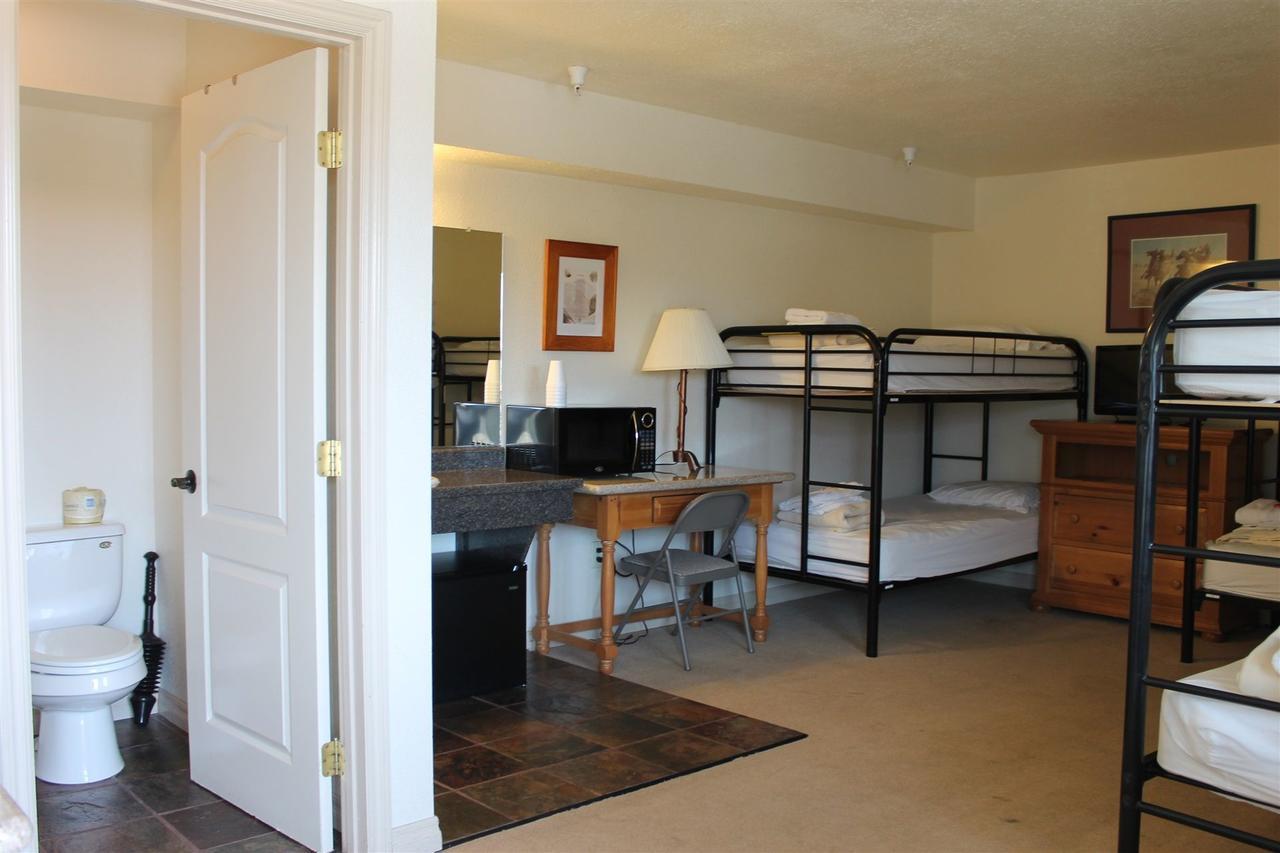 Whitney Portal Hotel And Hostel Lone Pine Zimmer foto