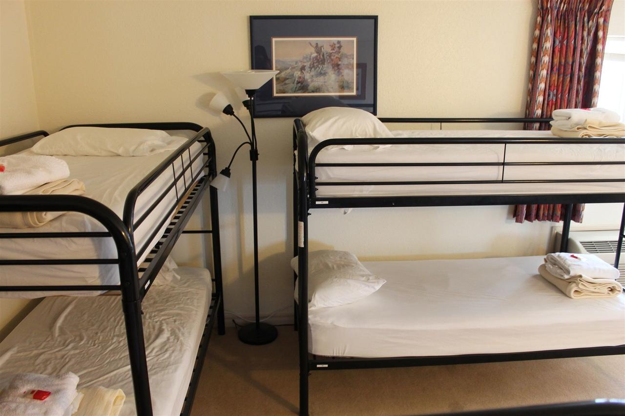 Whitney Portal Hotel And Hostel Lone Pine Zimmer foto